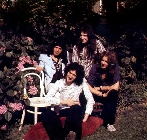Queen in the Garden