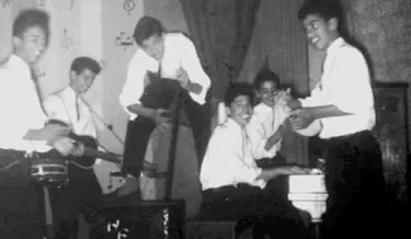 The Hectics in action with Freddie at the piano