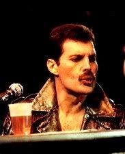 Freddie Mercury 80s look